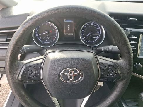 Used 2019 Toyota Camry LE FWD image 19
