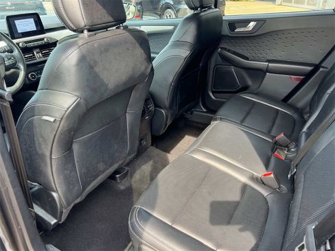 Used 2020 Ford Escape SEL image 9