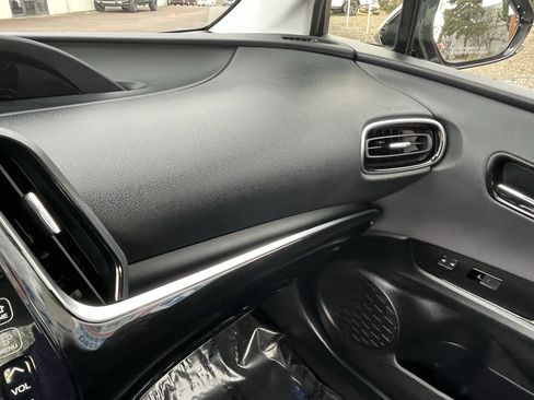 Used 2019 Toyota Prius Prime Plus image 24