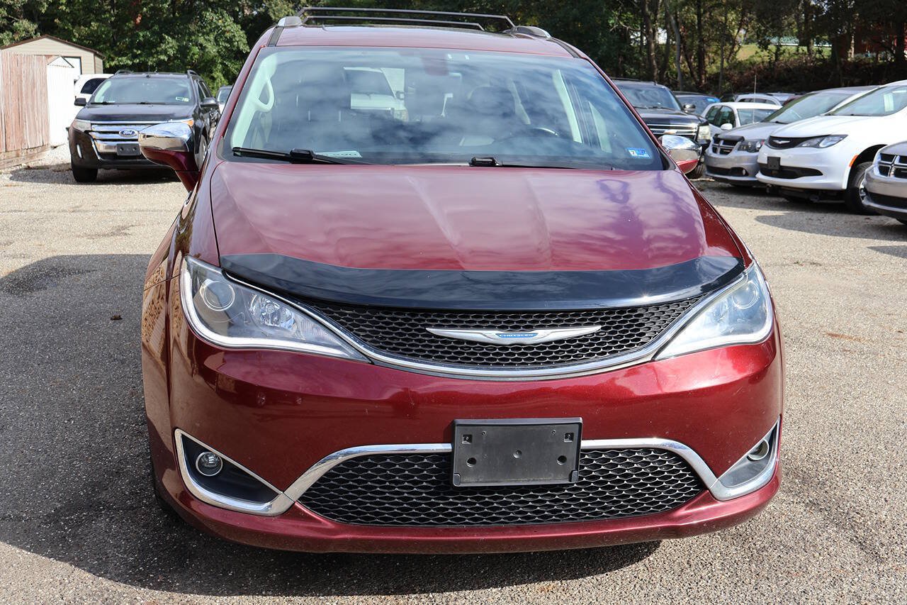 Used 2018 Chrysler Pacifica Limited FWD image 2