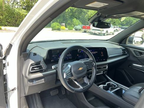 Used 2024 Chevrolet Traverse LT FWD image 10