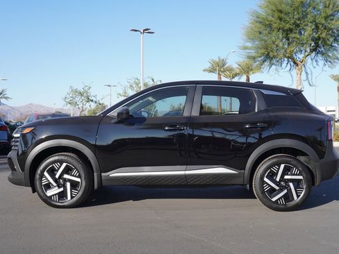 Certified 2025 Nissan Kicks SV image 2