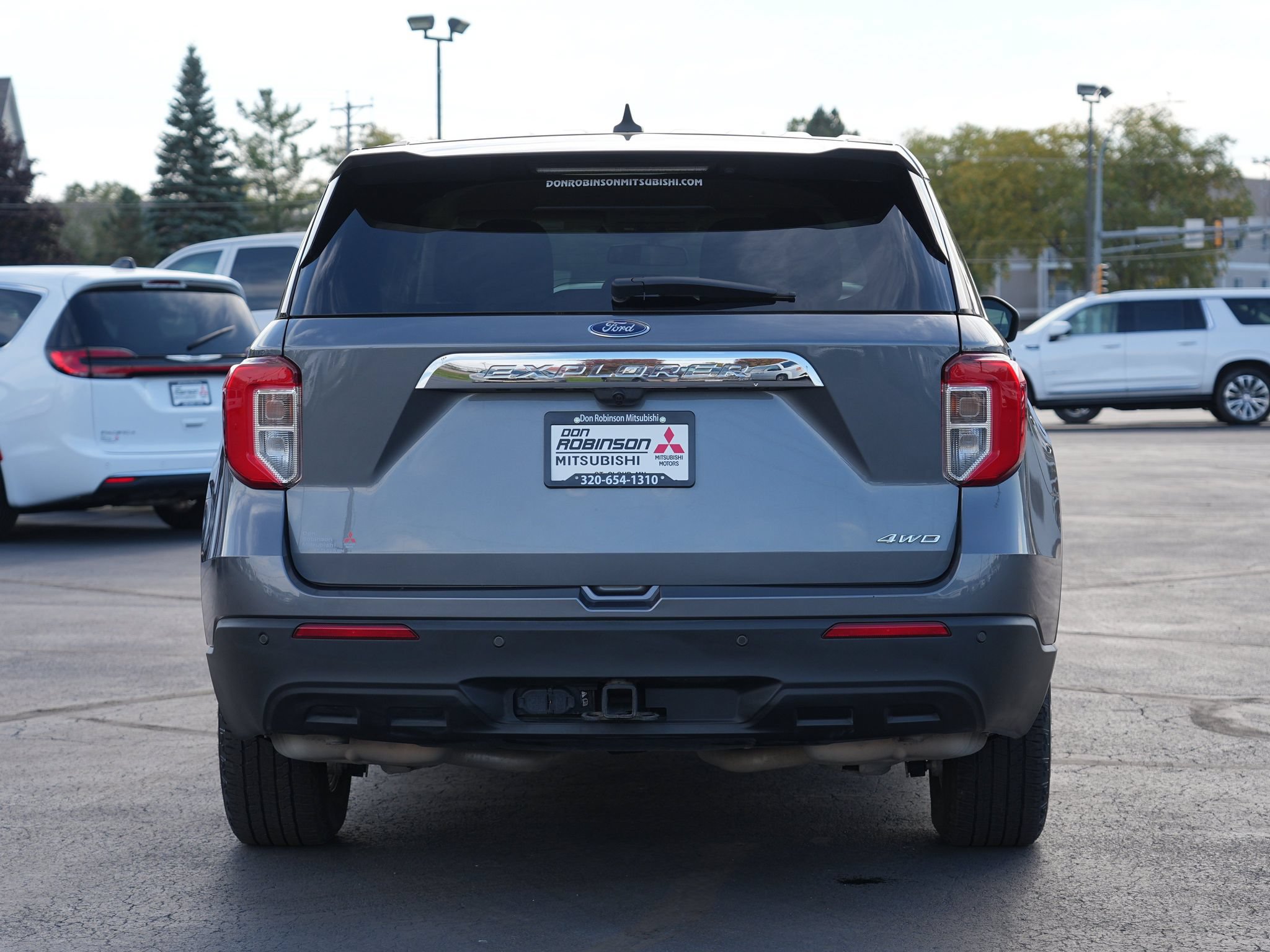 Used 2022 Ford Explorer 4WD w/ Class IV Trailer Tow Package image 4