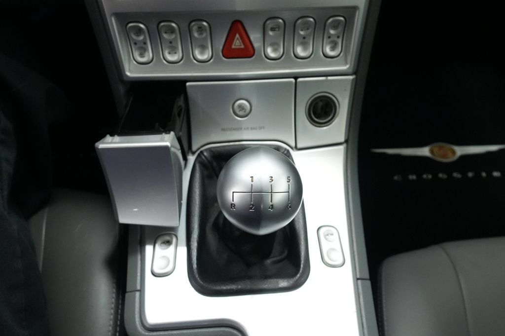 Used 2004 Chrysler Crossfire Coupe RWD image 25