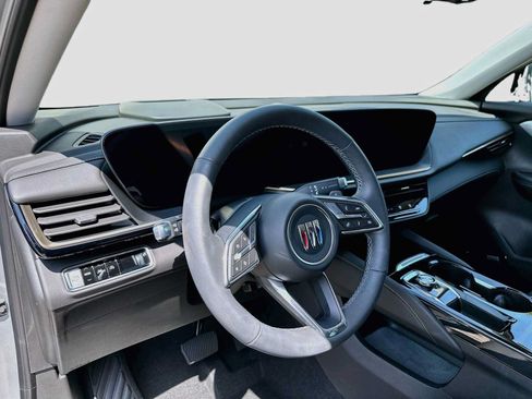 Used 2025 Buick Envision Avenir AWD/4WD image 9
