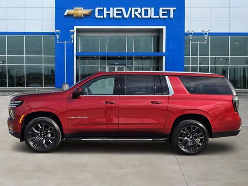 New 2026 Chevrolet Suburban LT w/ Comfort Package RWD image 3