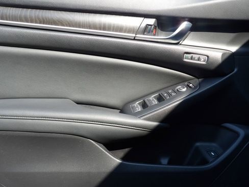 Used 2019 Honda Accord EX-L image 12
