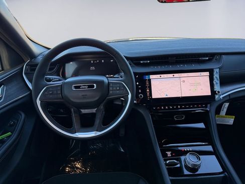 New 2026 Jeep Grand Cherokee Altitude image 13