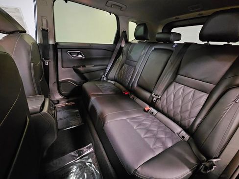 New 2026 Nissan Rogue Platinum w/ Platinum Premium Package image 12