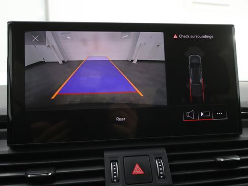 Used 2025 Audi Q5 2.0T Premium image 17