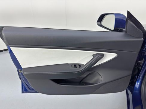 Used 2021 Tesla Model 3 Standard Range Plus image 43