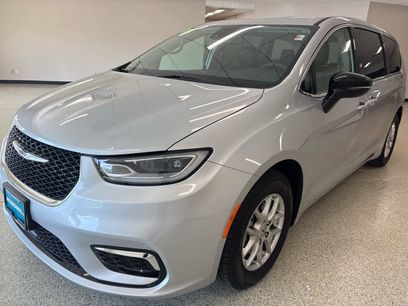 Used 2024 Chrysler Pacifica Touring-L