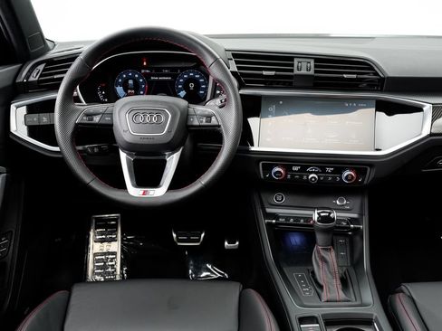 Certified 2025 Audi Q3 2.0T Premium Plus w/ Premium Plus Package AWD/4WD image 17