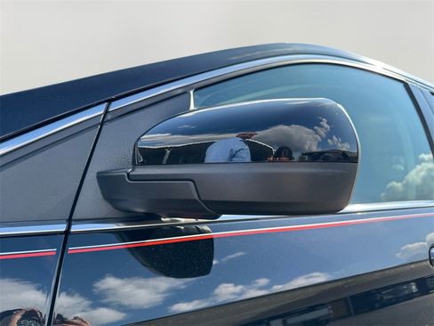 Used 2024 Ford Edge SEL image 11