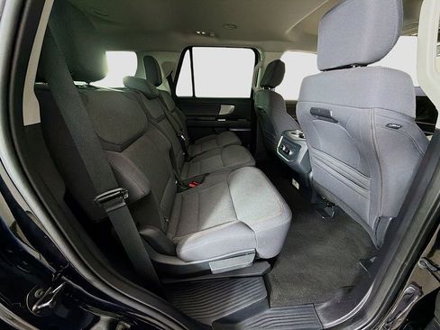 Used 2025 Ford Expedition Active image 23