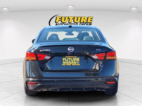 Certified 2024 Nissan Altima 2.5 SV image 8
