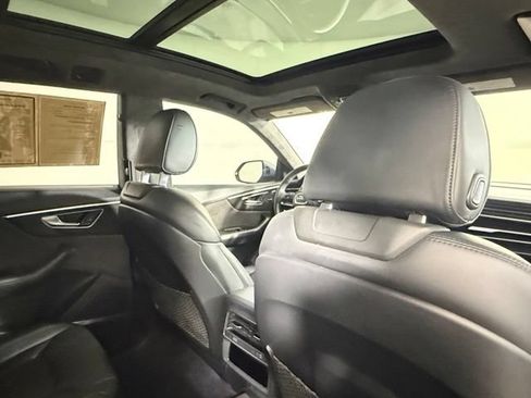 Used 2019 Audi Q8 Prestige AWD/4WD image 34