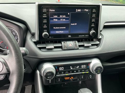 Used 2021 Toyota RAV4 XLE Premium AWD/4WD image 11