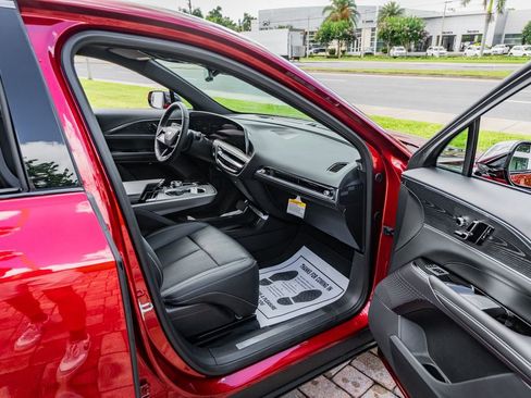 Used 2024 Cadillac Lyriq Sport RWD image 33