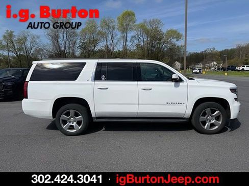 Used 2019 Chevrolet Suburban LT image 2
