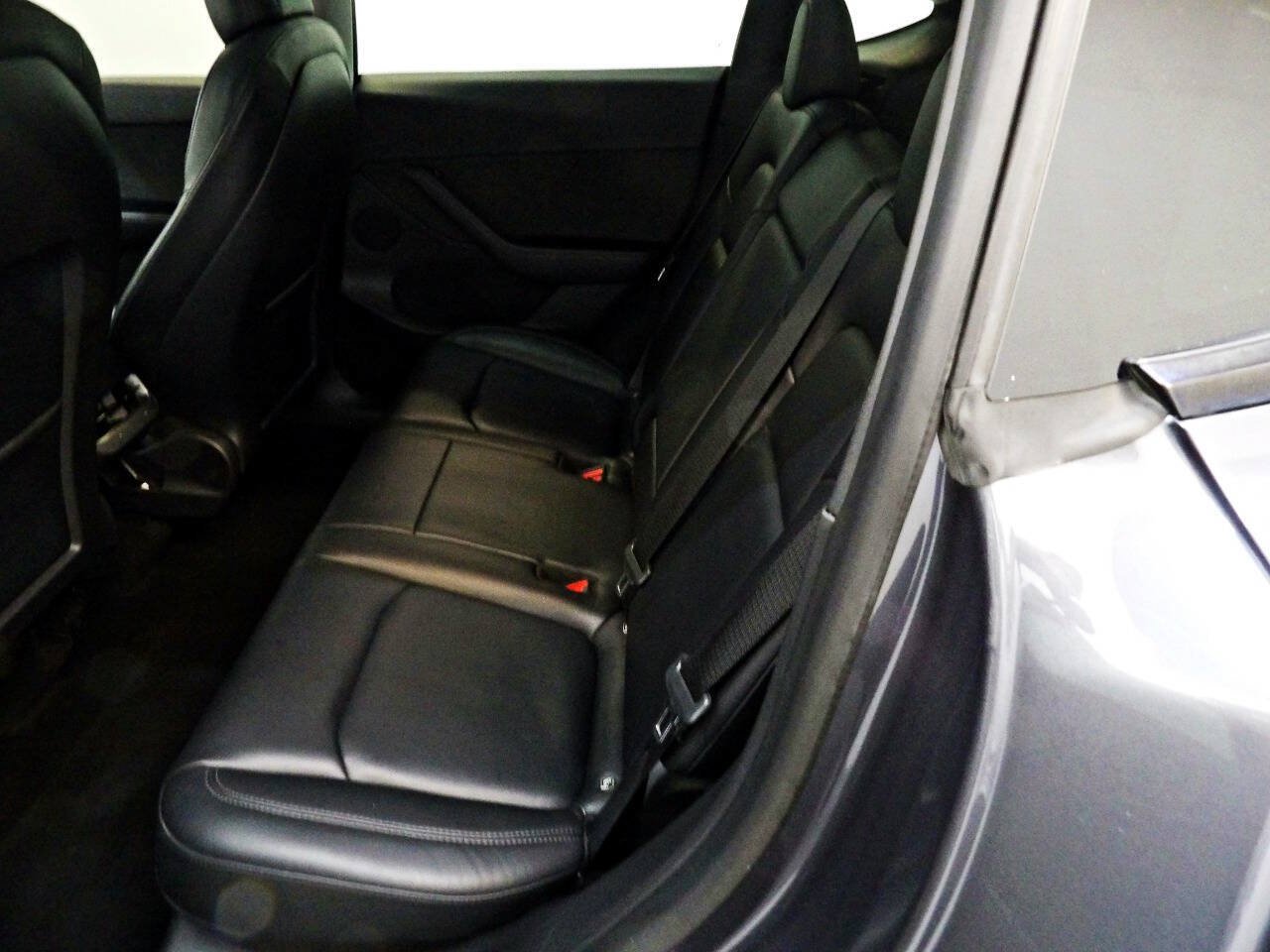 Used 2022 Tesla Model Y Long Range AWD/4WD image 10