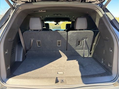 Used 2023 Chevrolet Traverse RS image 39