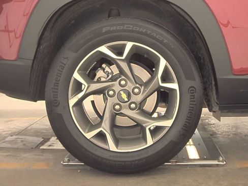 Used 2024 Chevrolet Trax LT w/ Driver Confidence Package image 8