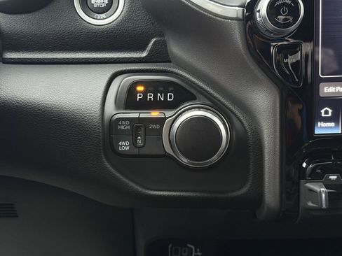 Used 2024 RAM 2500 Big Horn w/ Sport Appearance Package image 23