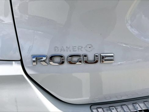 Used 2020 Nissan Rogue S w/ Special Edition Package FWD image 10