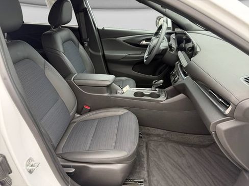 Used 2024 Buick Envista Preferred FWD image 14