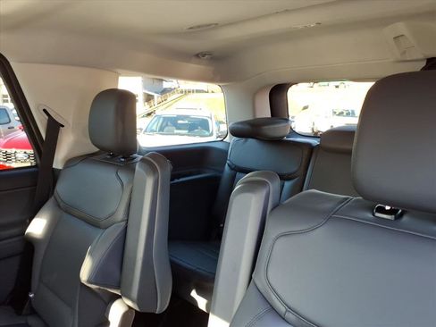 New 2026 Ford Expedition Active image 8