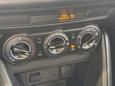 Used 2019 Toyota Yaris LE image 21