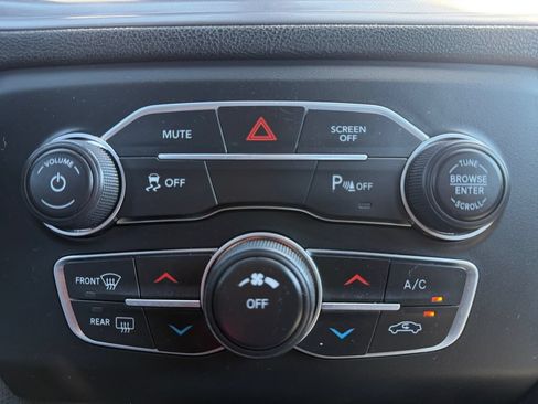 Used 2023 Dodge Charger SXT RWD image 17