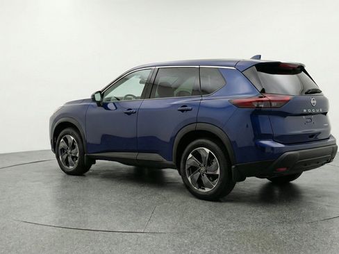 Used 2025 Nissan Rogue SV AWD/4WD image 6