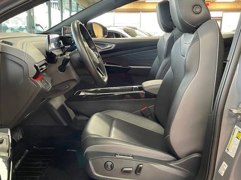 Used 2023 Volkswagen ID.4 Pro S image 9