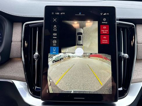 New 2026 Volvo XC90 B6 Plus w/ Protection Package Premier image 25