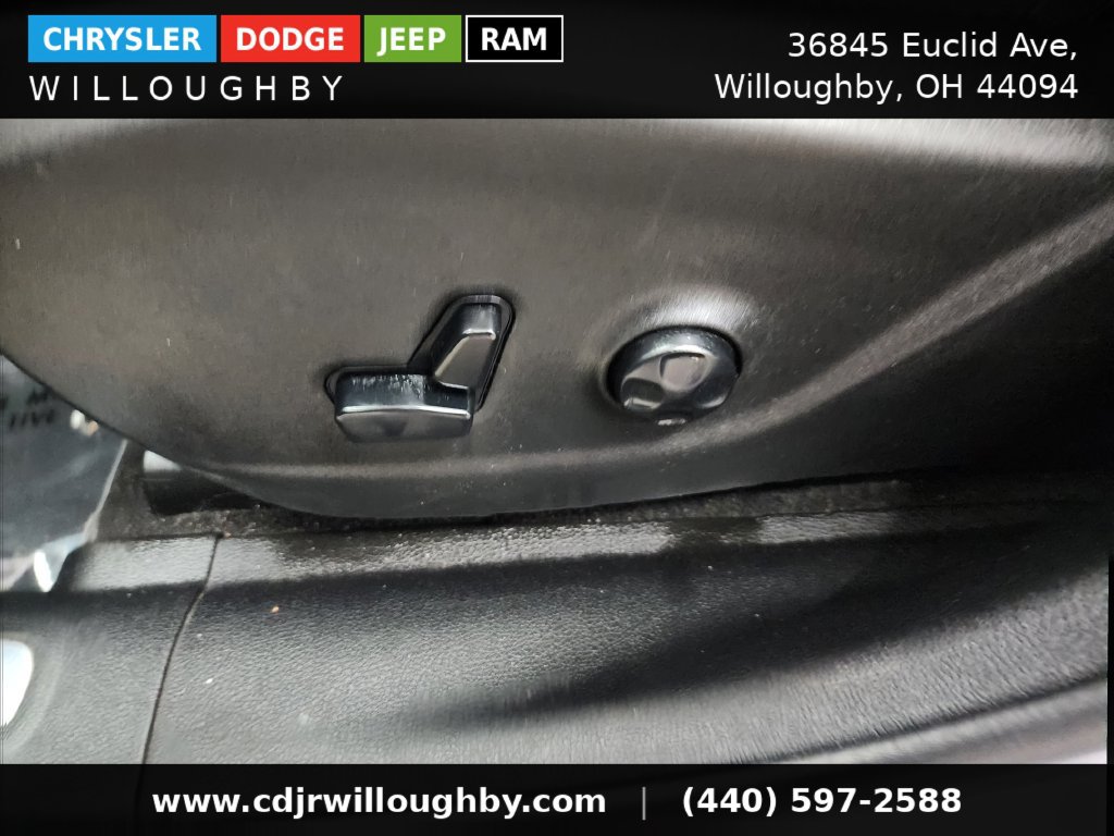 Used 2020 Jeep Cherokee Limited w/ Advanced Safety Group AWD/4WD image 16