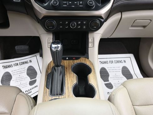 Used 2019 GMC Acadia Denali w/ Technology Package FWD image 13