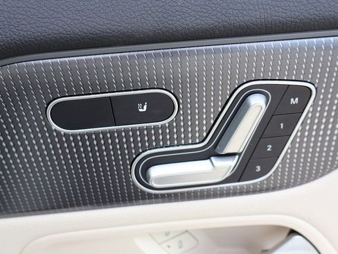 Used 2022 Mercedes-Benz GLA 250 w/ Premium Package Lite image 40