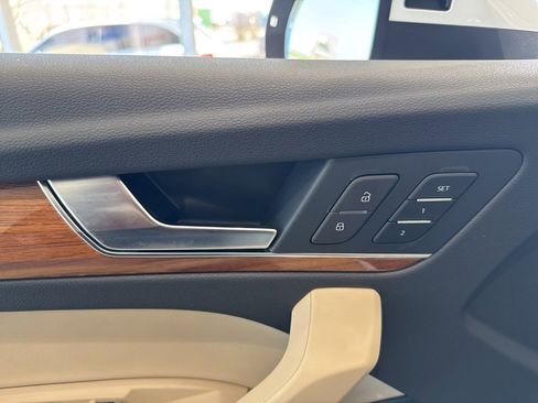 Used 2024 Audi Q5 2.0T Premium w/ Convenience Package image 37