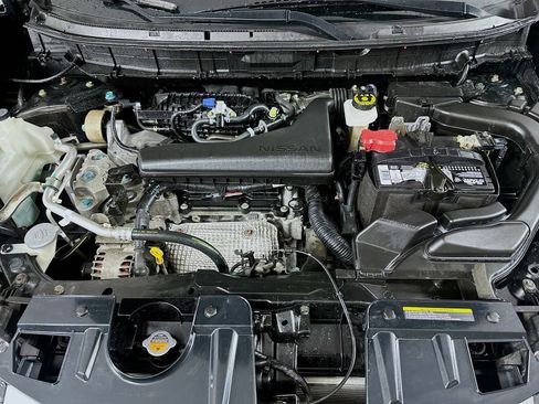 Used 2018 Nissan Rogue SV FWD image 30