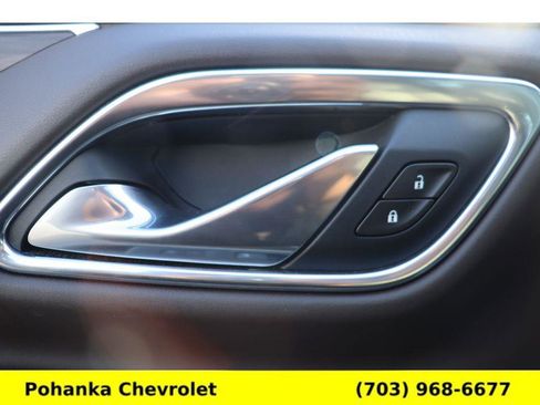 Used 2021 Chevrolet Suburban LT w/ LT Signature Package image 21