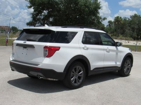 Used 2023 Ford Explorer XLT w/ Equipment Group 202A RWD image 3
