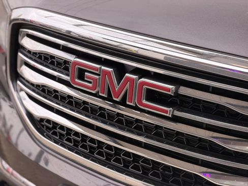 Used 2017 GMC Acadia SLT image 9