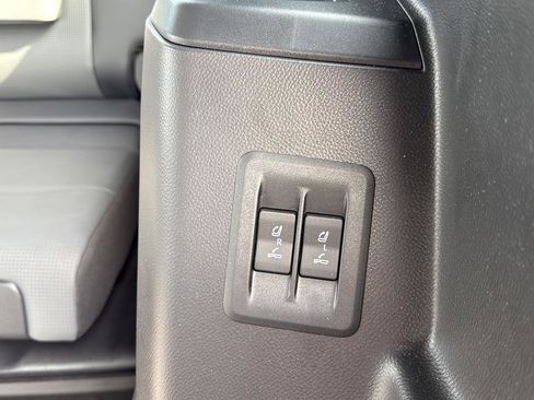 Used 2025 Lexus GX 550 w/ Accessory Package (Z1) image 18