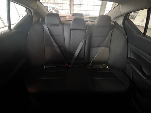 Used 2025 Nissan Altima 2.5 SV image 39