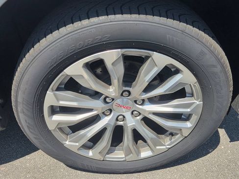Used 2023 GMC Yukon XL Denali AWD/4WD image 8