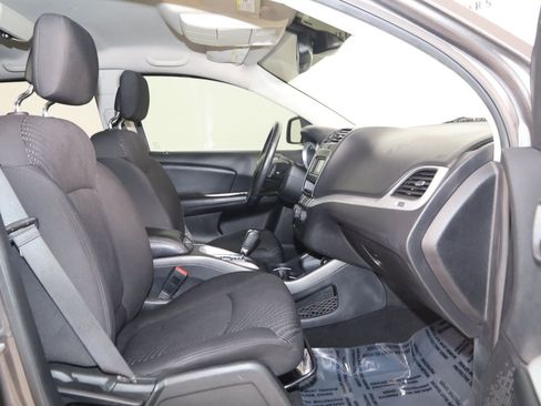 Used 2018 Dodge Journey SE w/ Popular Equipment Group FWD image 11