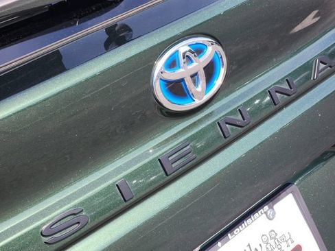 Used 2025 Toyota Sienna LE w/ LE Plus Package AWD/4WD image 9