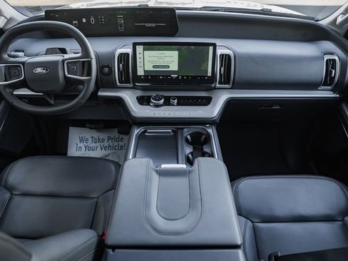 Certified 2025 Ford Expedition Active image 28